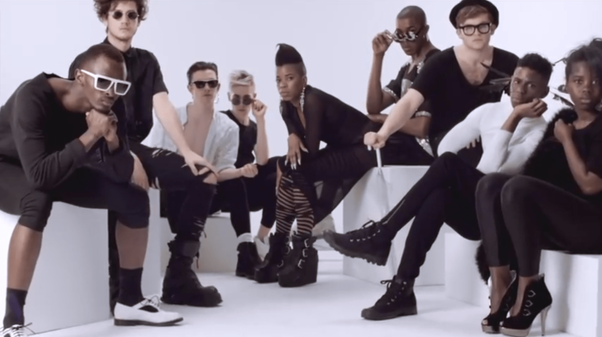 Get Alexa Chung's Retro Modern Updo From Last Night's Met Ball Gala