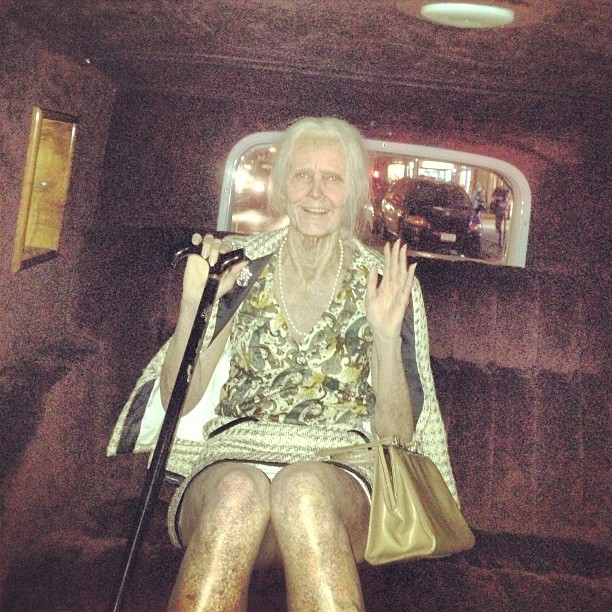 Heidi-klum-old-lady-halloween heidi klum dressed up as an old lady for halloween 2013.