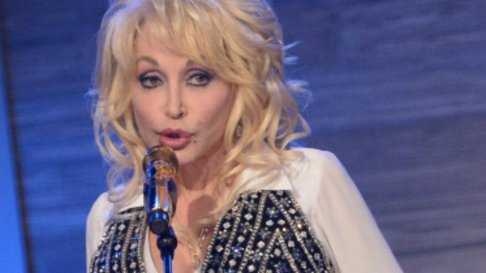 What to Carry in Your Purse at All Times