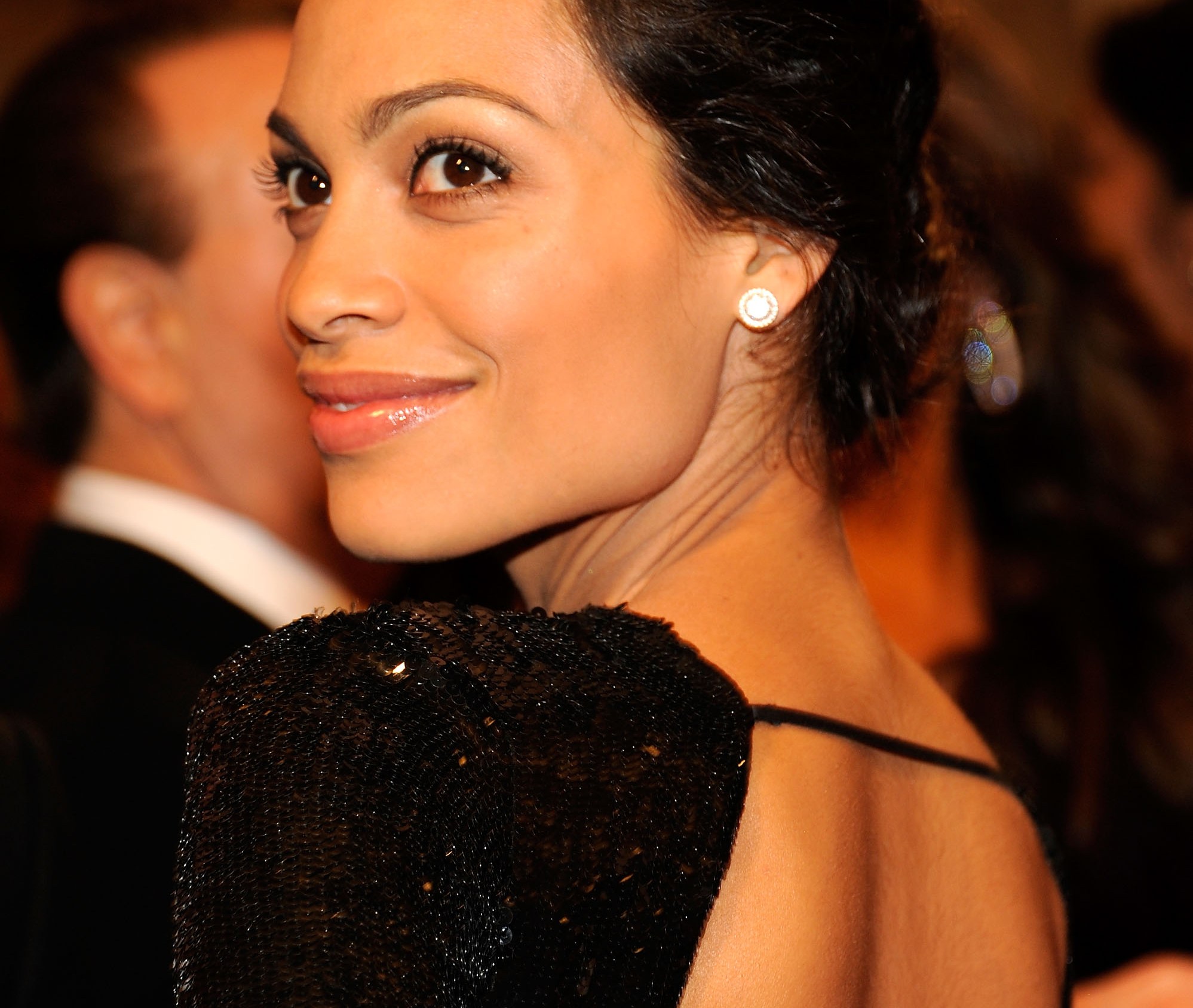 Get Rosario Dawson's Flawless Look From The Met Gala