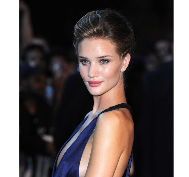 Get Rosie Huntington Whiteley's Timeless Purple Smoky Eye