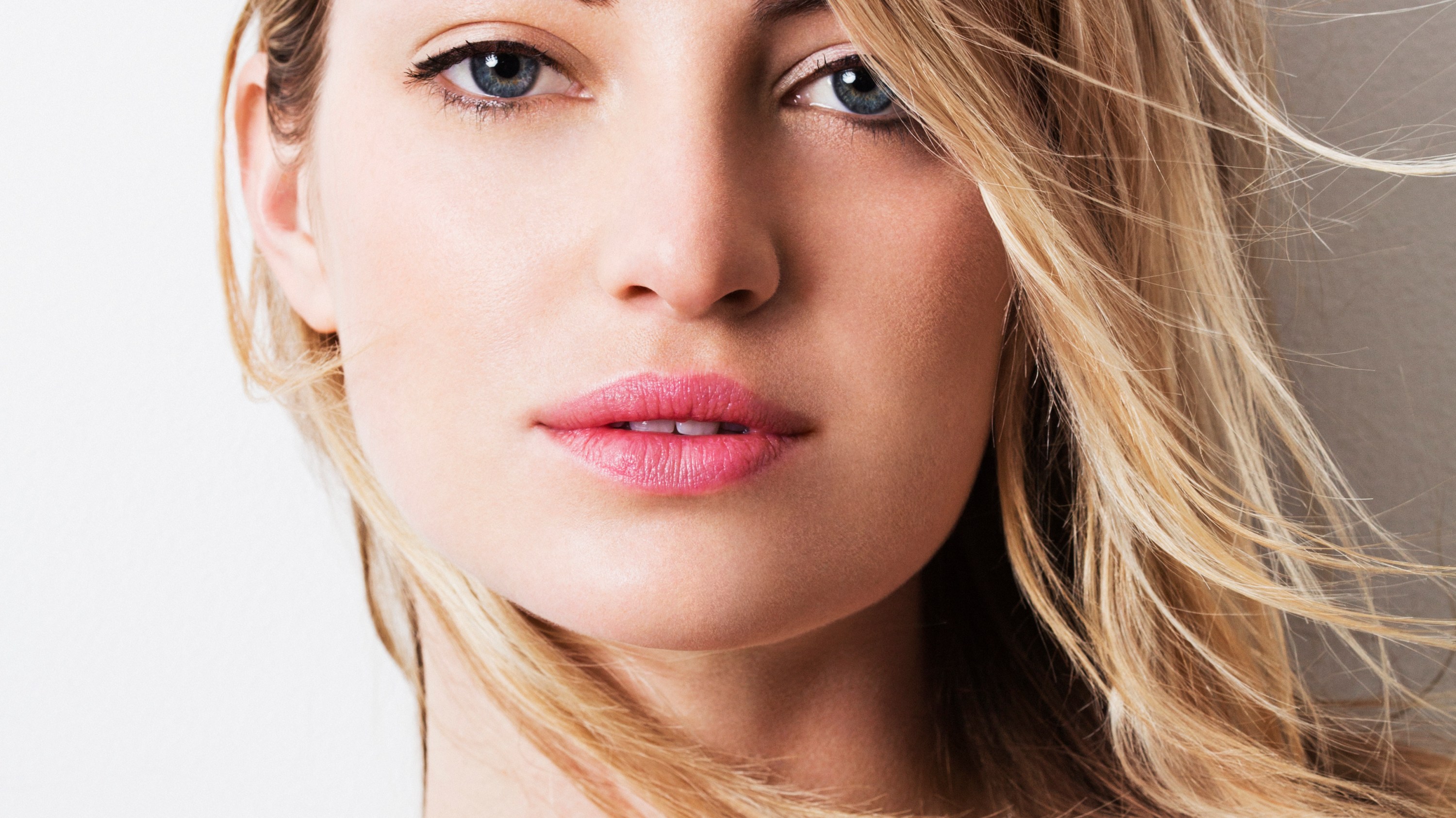 How to Do Your Eyebrows