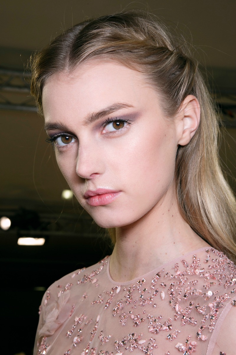 5 Summer Wedding Hairstyles to Rip From the Runway