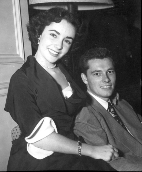 Elizabeth Taylor, Conrad Nicky Hilton