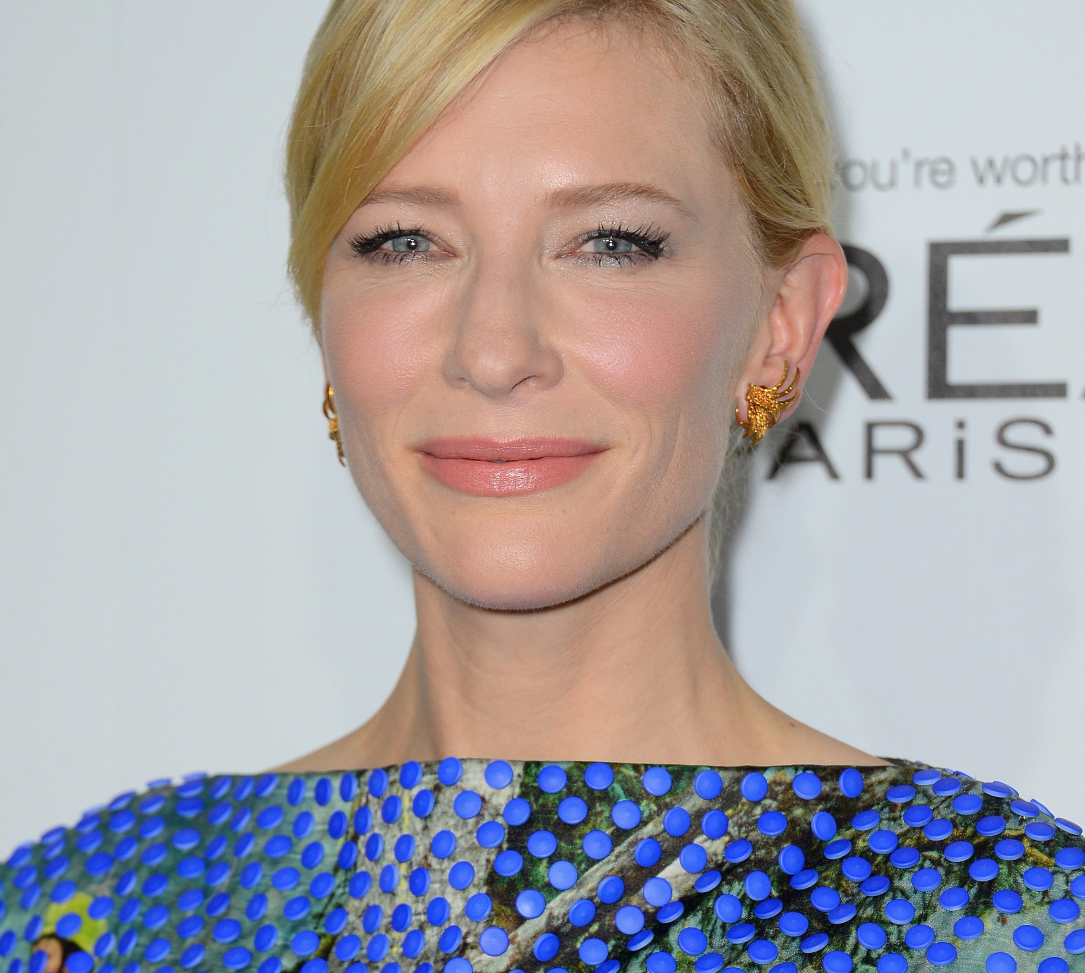 A Theory on Ask Her More and Why Celebrities Are Dissing the Mani Cam