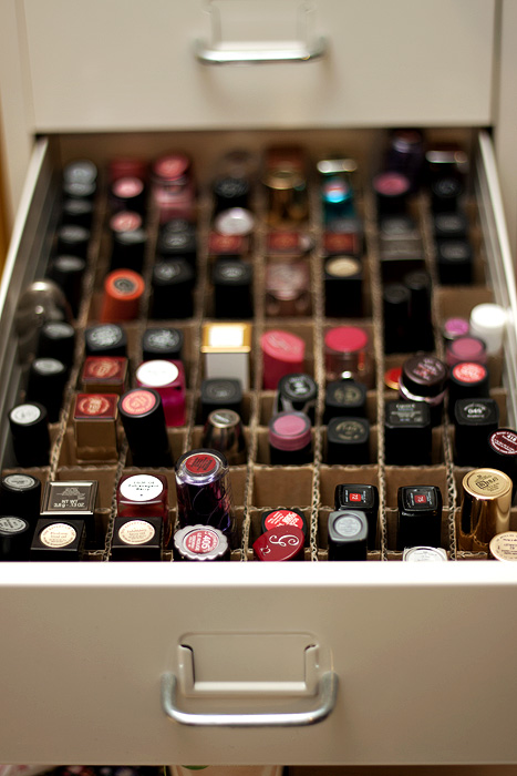 Best Dressing Tables For Makeup to Buy on Amazon