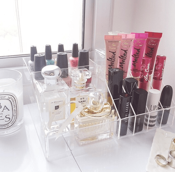 11 Things Every Successful Beauty Blogger Owns