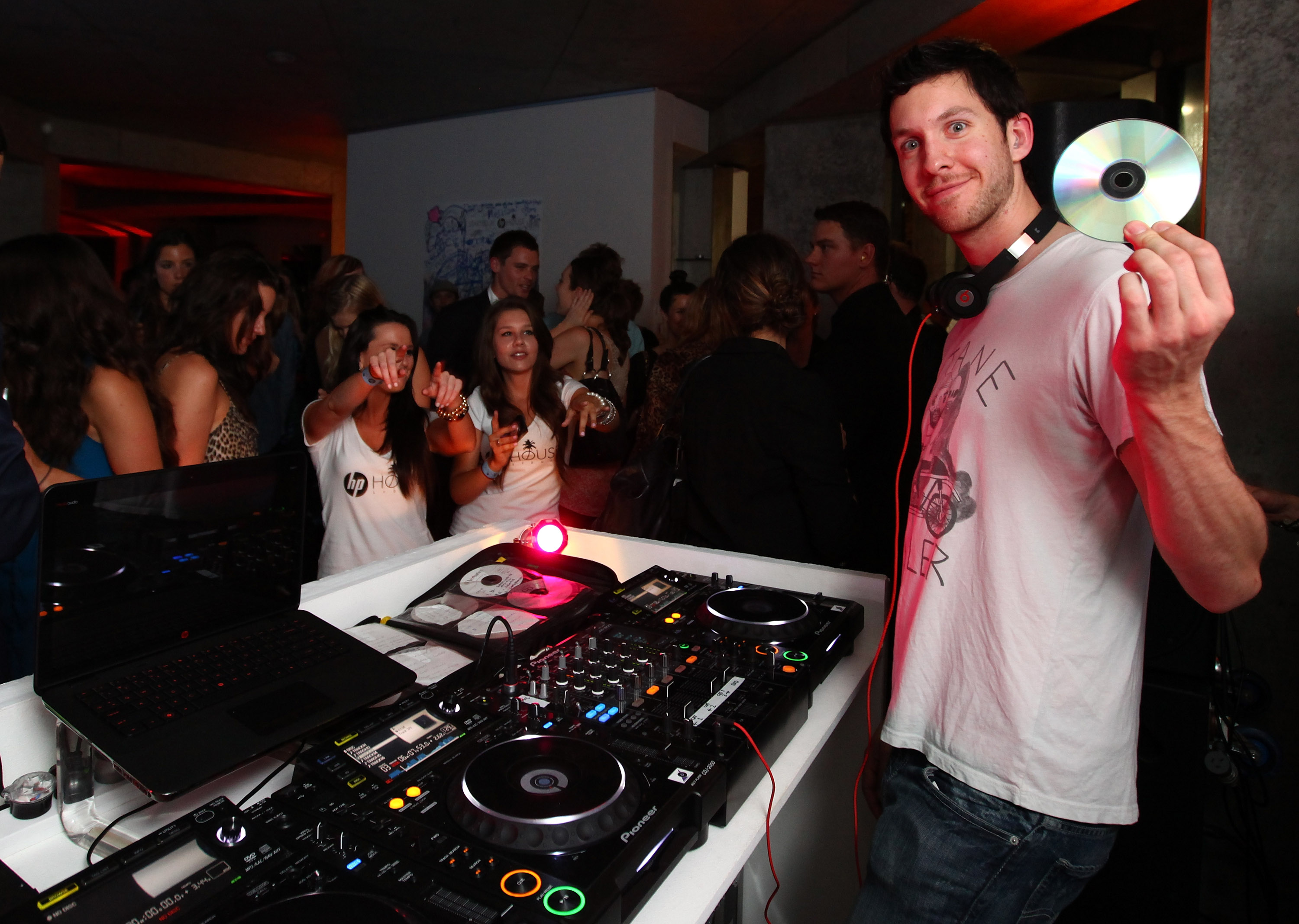 SYDNEY, AUSTRALIA - DECEMBER 01:  DJ Calvin Harris performs at the HP House Summer Beats launch party in Coogee on December 1, 2010 in Sydney, Australia.  (Photo by Don Arnold/WireImage)