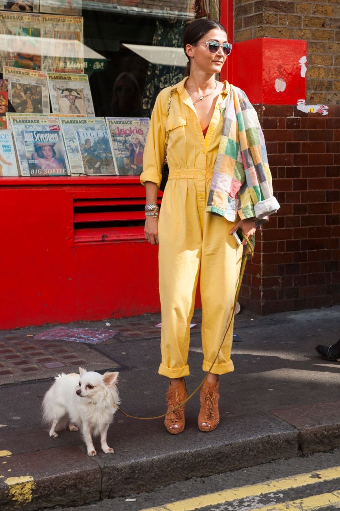 middle part street style
