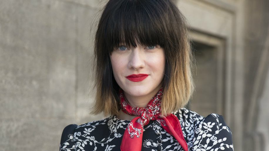 7 Ways to Wear Short Hair with Bangs