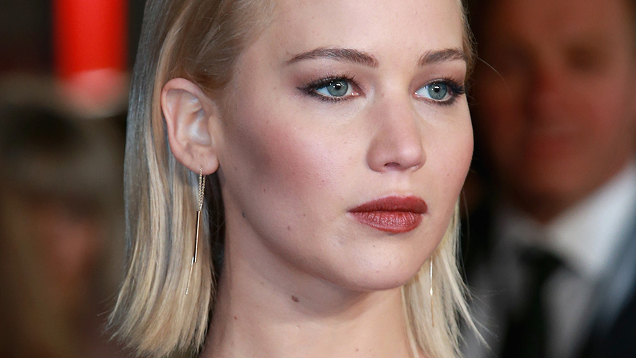 Need: Jennifer Lawrence's Perfect Brownish Berry Lipstick