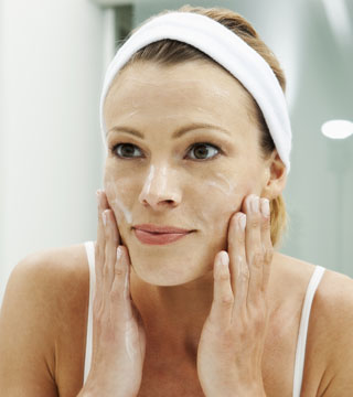 CeraVe Hyaluronic Acid Serum is Dewy, Summer Skin in a Bottle