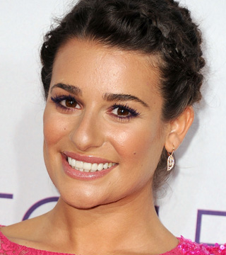 How Wear Colored Mascara (Without Looking Crazy)