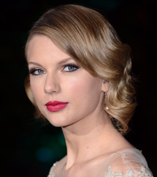 Enjoy Lipstick Dry, Cold Weather with These Simple Tricks