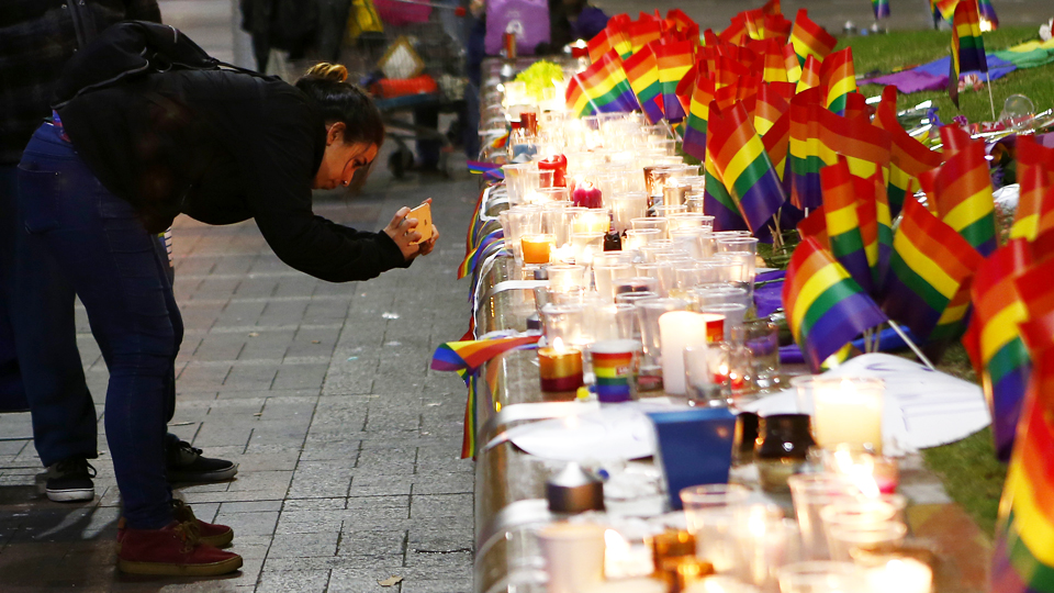 orlando-shooting-vigil