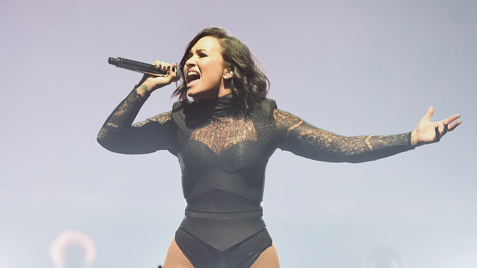 Demi Lovato Dyed Her Blonde Hair Brown 2016