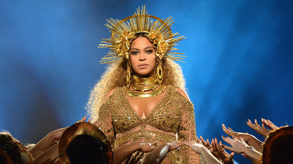 Beyoncé and Blue Ivy Visit Hurricane Victims