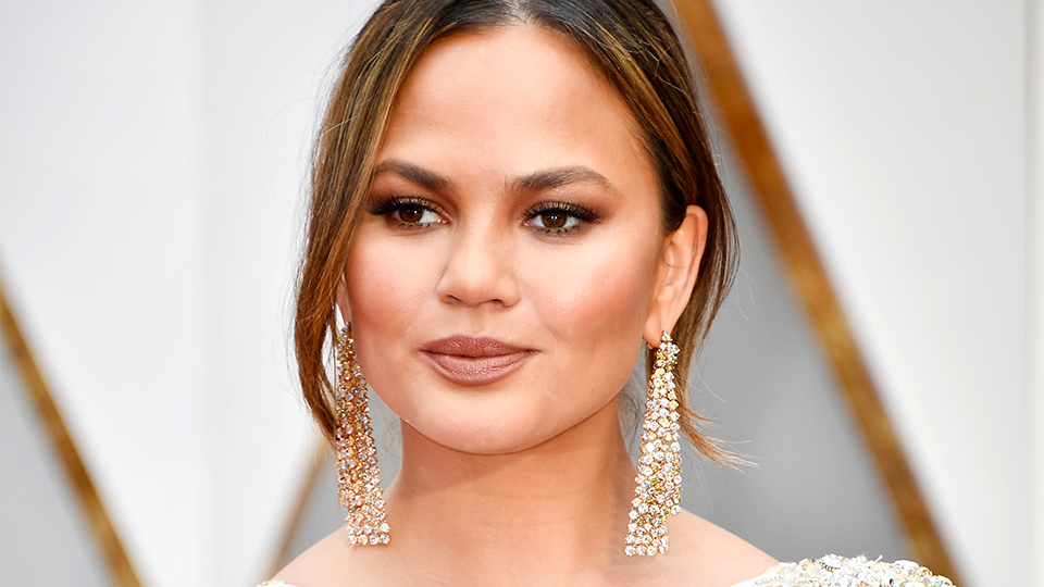 Chrissy Teigen Shut Down Another Twitter Troll