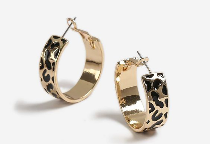 STYLECASTER | 63 of the Best Animal Pieces to Add to Your Wardrobe Right Now