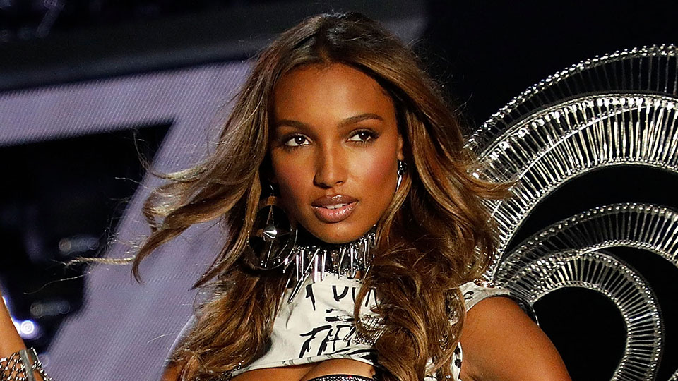 The Drugstore Eyeliner Model Jasmine Tookes Uses