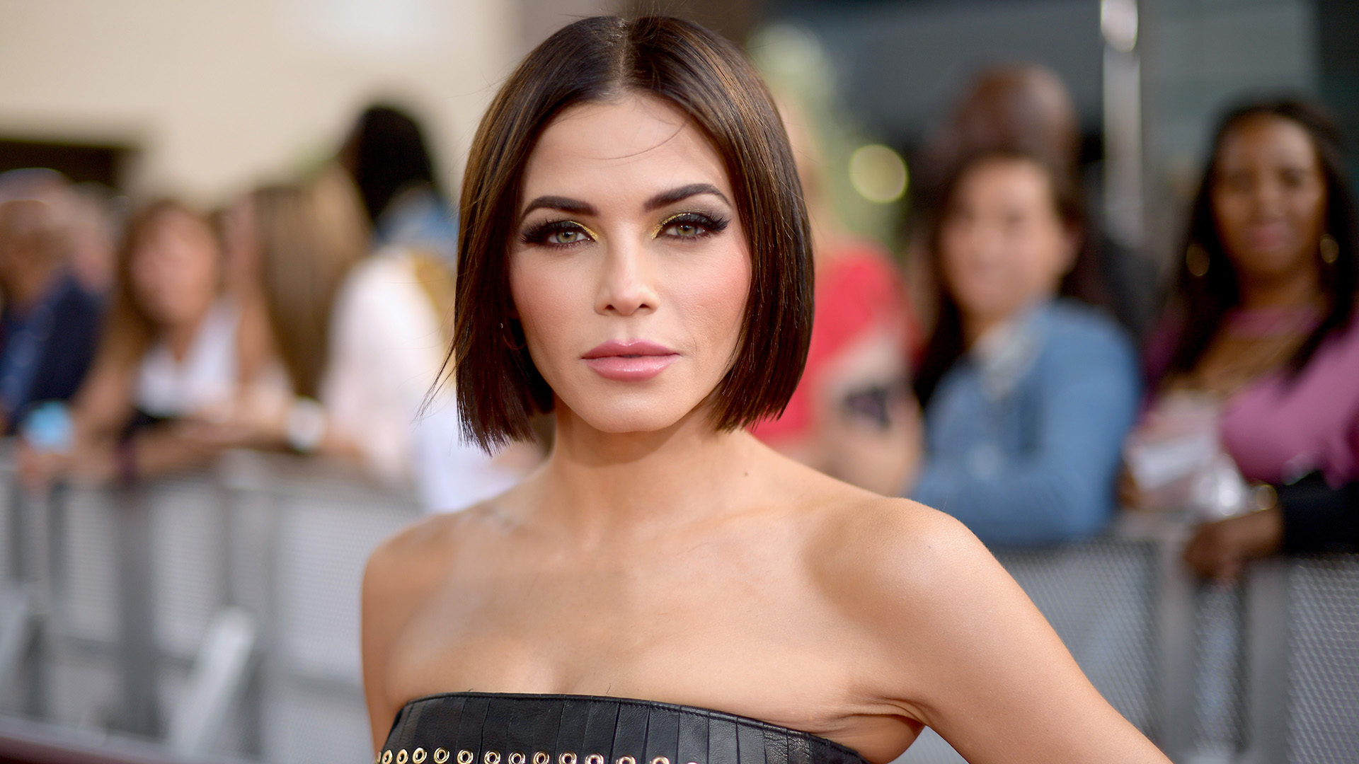 Jenna Dewan Uses Drugstore Mascara as Eyebrow Gel