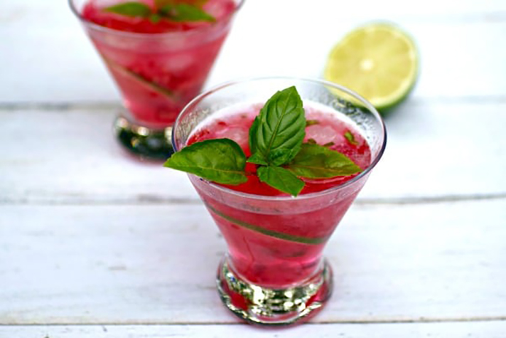 STYLECASTER | 14 Easy Summer Cocktails Made With Lime Juice