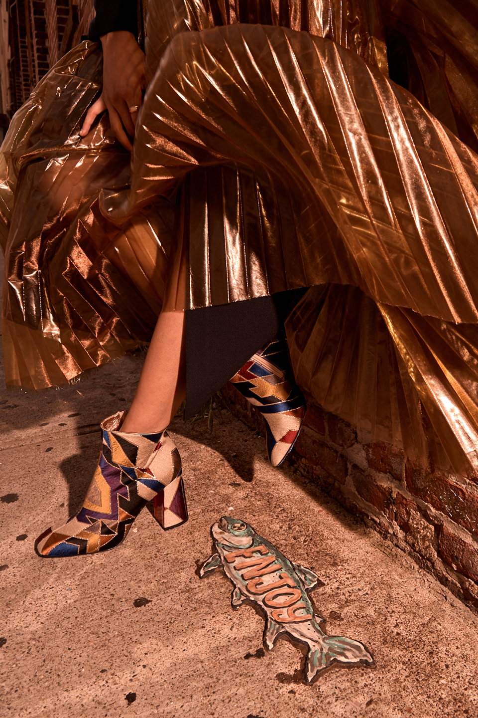 Fall Fashion Trends 2018 | Gold Pleated Skirt + Geometric Louboutin Booties