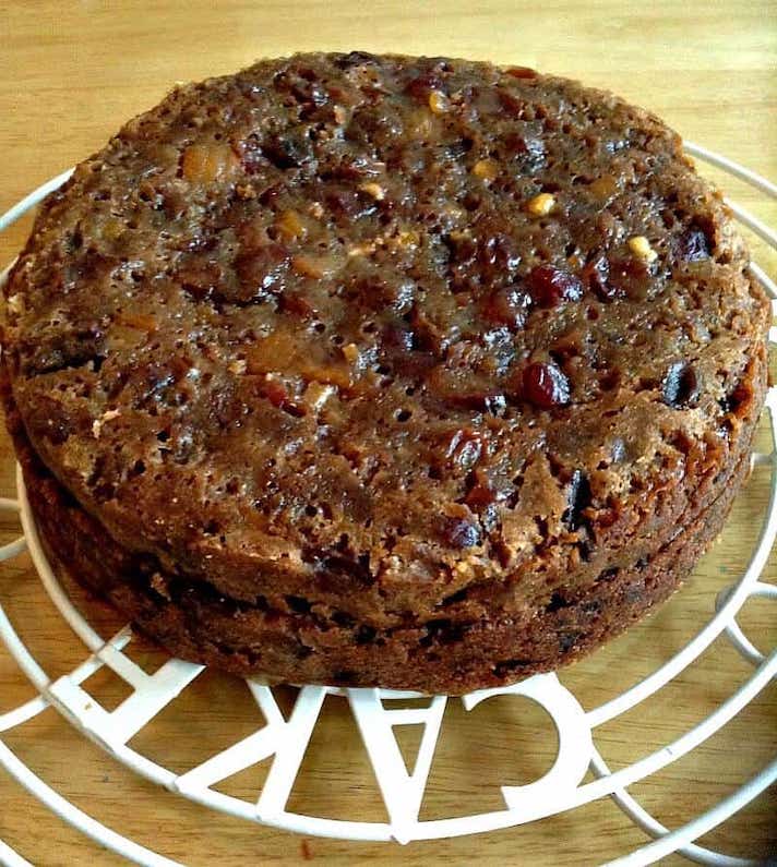 STYLECASTER | Impressive Holiday Desserts You Can Make in a Slow Cooker | Christmas Cake