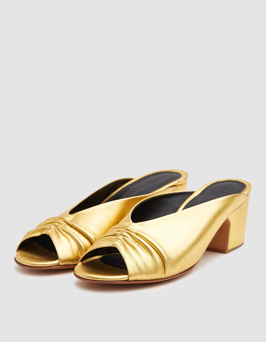 STYLECASTER | Ruching is One 80s Trend That’s Actually Flattering; Here’s How to Wear it in 2019