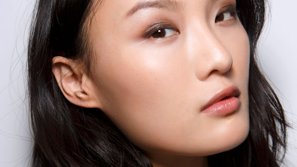 How to Painlessly Remove Blackheads Without a Facial or Trip to The Derm | STYLECASTER