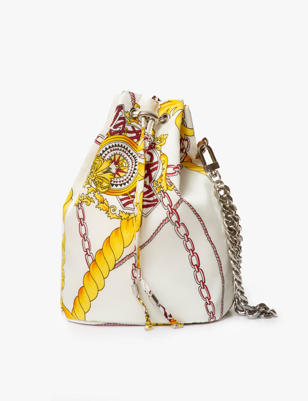 Knot Prints Are the Latest Retro Trend to Resurface in 2019 | STYLECASTER