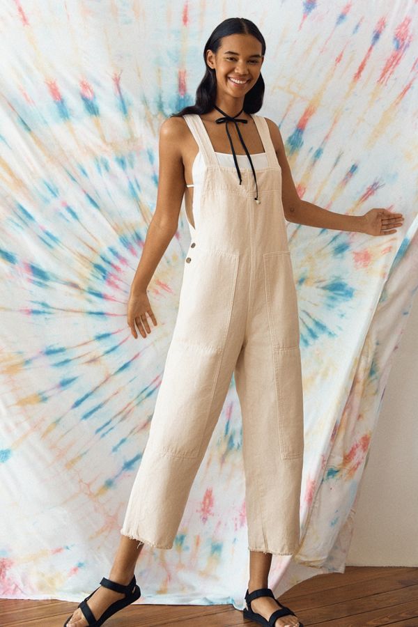 15 Pairs of Overalls Every "Cool Girl" in LA is Wearing Right Now | STYLECASTER