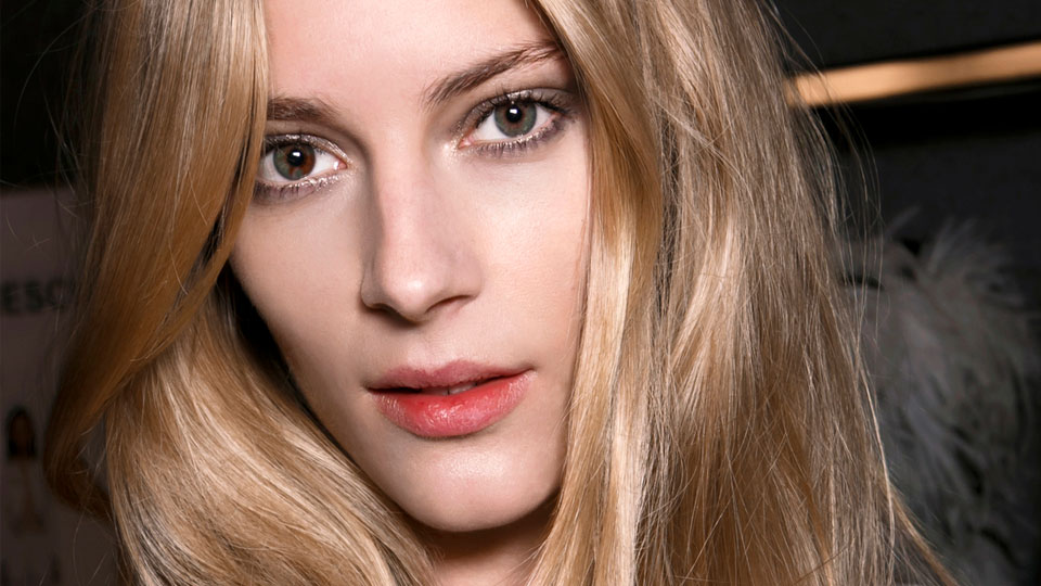 The Pros & Cons of At-Home Microneedling | STYLECASTER