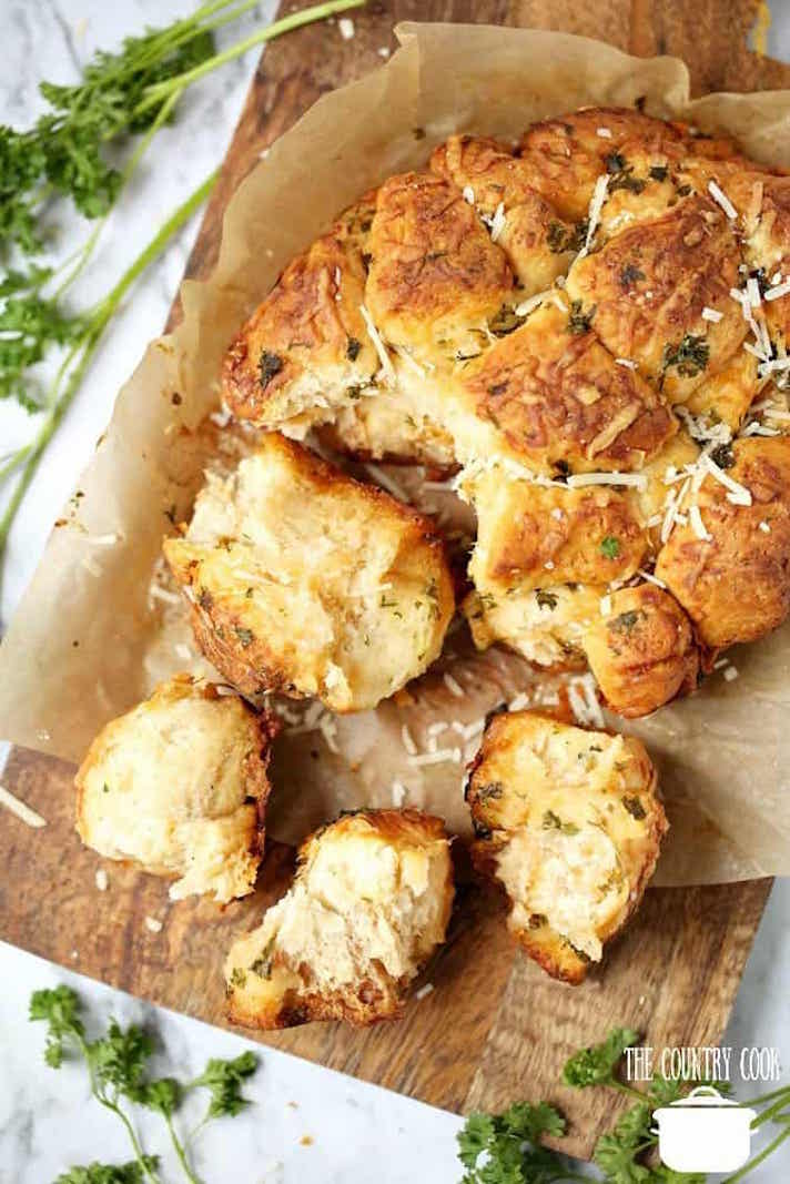 STYLECASTER | 13 Slow-Cooker Biscuit Recipes That Might Surprise You | Garlic-Parmesan Pull-Apart Bread