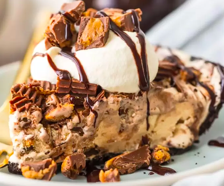 STYLECASTER | Drool-Worthy Ice Cream Cake Recipes Worth Throwing Together Before Summer Ends