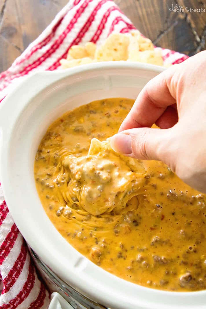 STYLECASTER | 17 Slow-Cooker Queso Dips So Sexy, I Could Cry | Cheesy Hamburger Dip