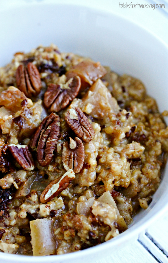 STYLECASTER | 15 Slow-Cooker Apple Recipes For When You Come Home From The Orchard | Overnight Apple-Cinnamon Oats