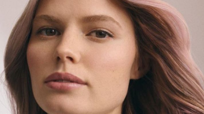 holographic hair trend