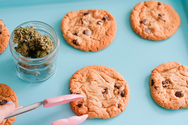 STYLECASTER | Edible Weed Recipes | weed cookies
