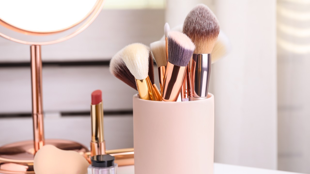 Best Makeup Brush Organizers on Amazon