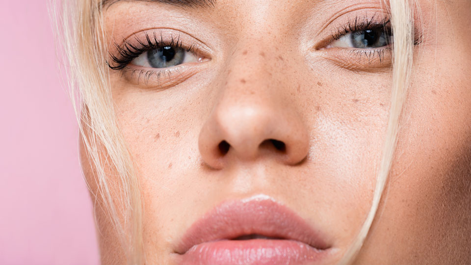 STYLECASTER | faux freckles