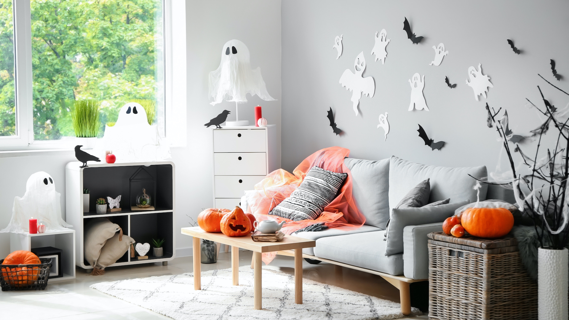 STYLECASTER | Halloween Decor