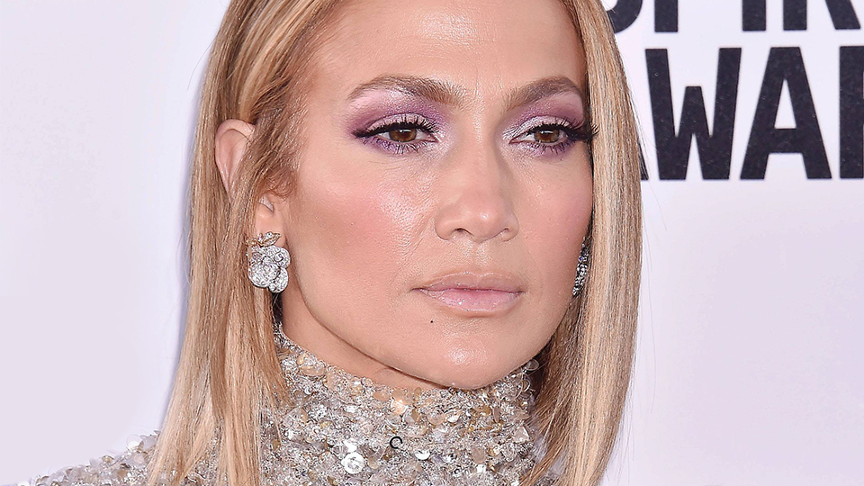 STYLECASTER | Jennifer Lopez AMAs performance outfit