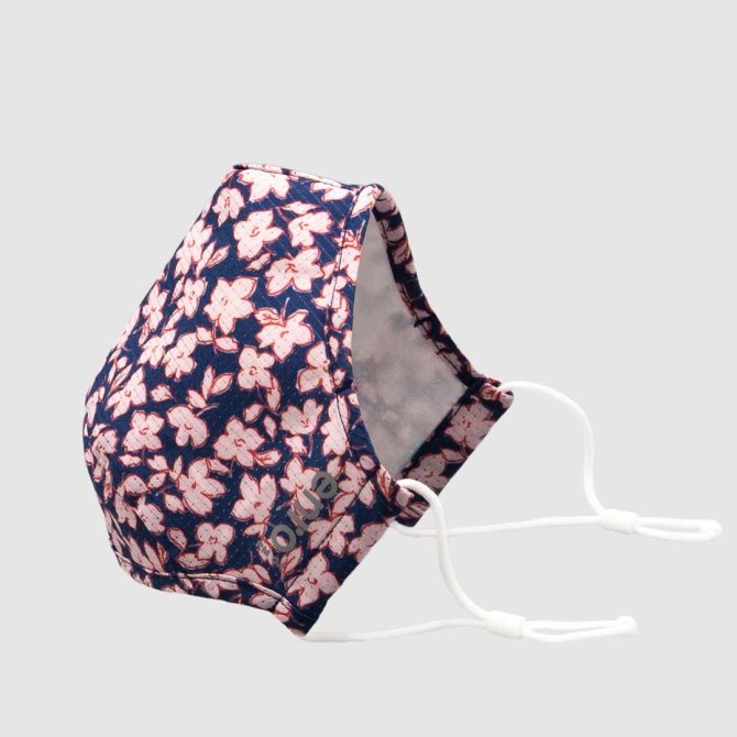 STYLECASTER | Kaia Geber Enro Face Mask