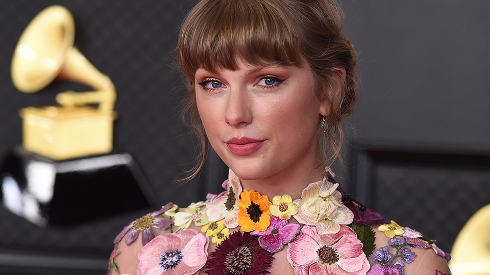 STYLECASTER | Taylor Swift GRAMMYs