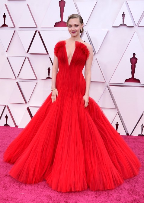 STYLECASTER | Oscars Fashion 2021