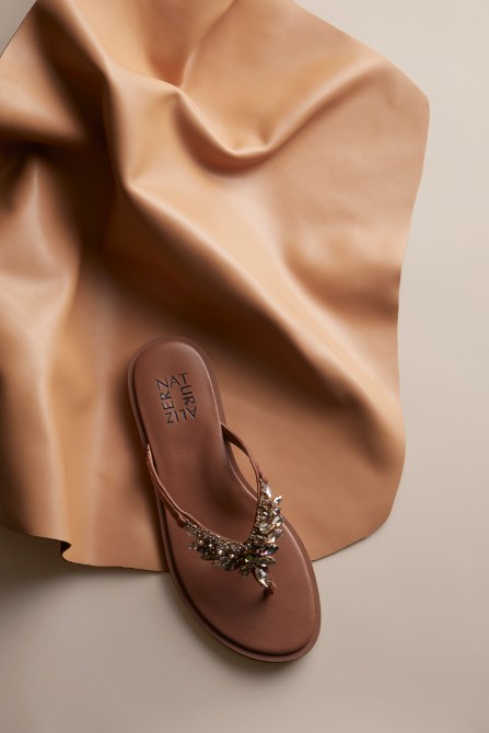 STYLECASTER | Naturalizer True Colors