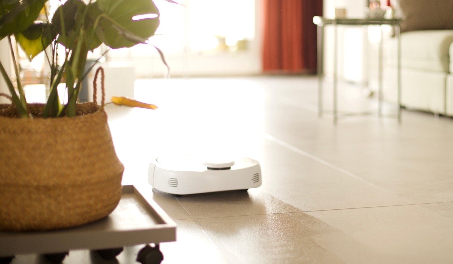 STYLECASTER | Narwal Robot Vacuum Mop Review 2021