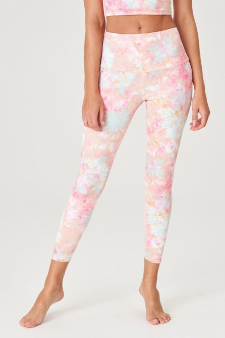 STYLECASTER | Jennifer Lopez's Printed Leggings
