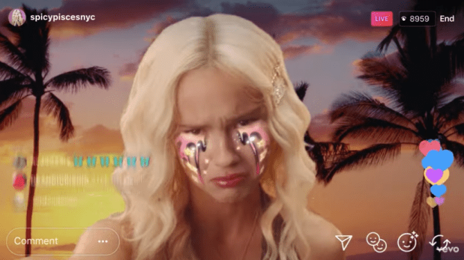 Olivia Rodrigo long blonde hair